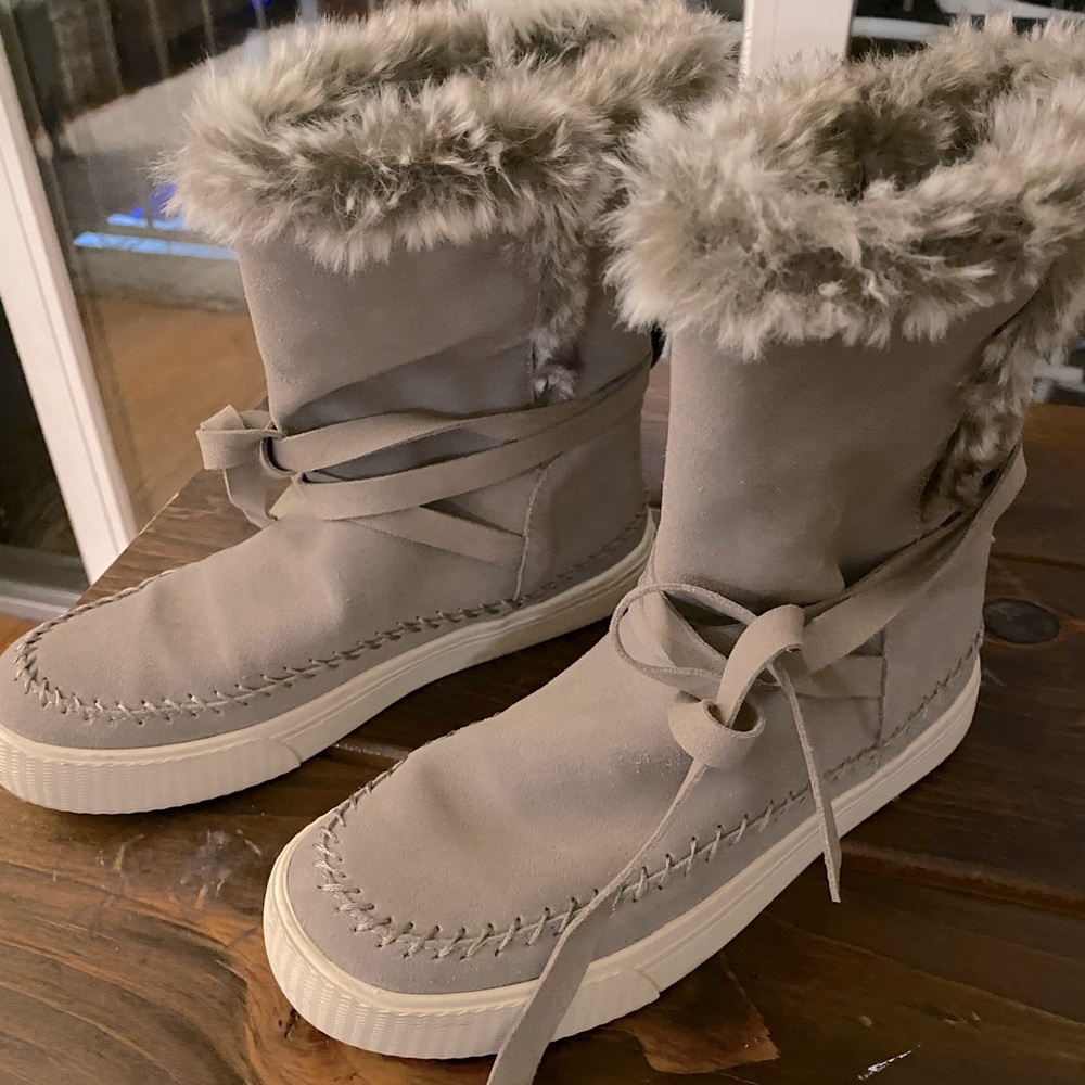 TOMS Boots